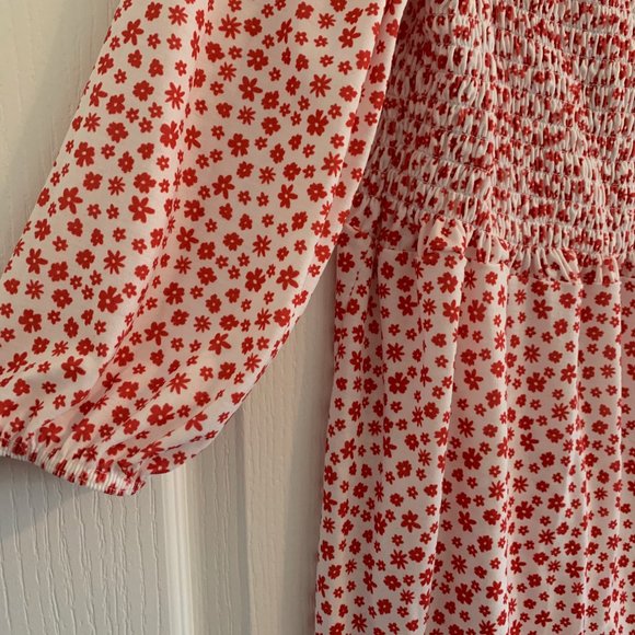 Boohoo Shirred Front Floral Puff Sleeve Dress - Picture 3 of 4